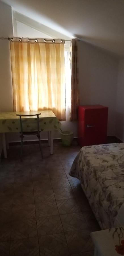 Bed and Breakfast La Finestra Sul Cortile Pomezia Exterior foto